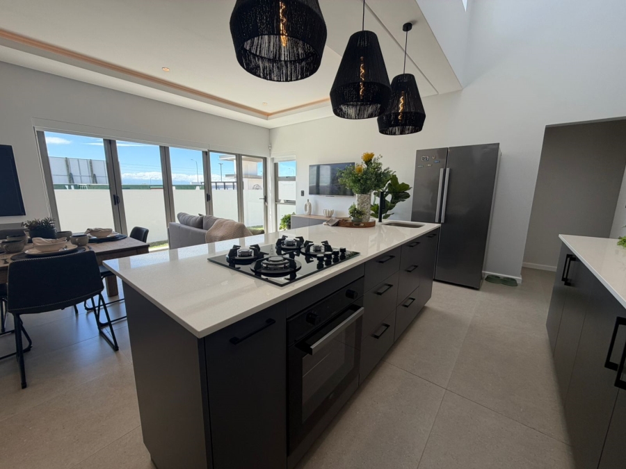 3 Bedroom Property for Sale in Heiderand Western Cape